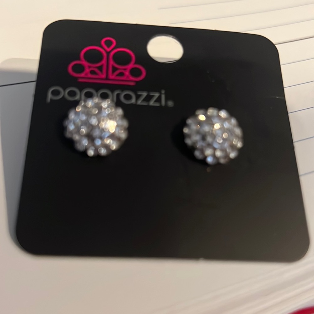 Paparazzi glitter stud earrings NWT